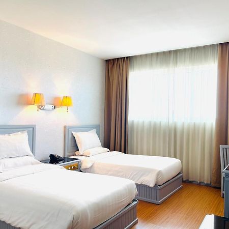 Penview Hotel Kuching Bagian luar foto
