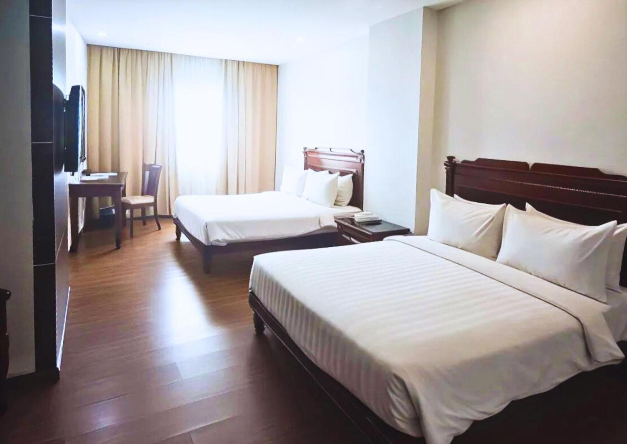Penview Hotel Kuching Bagian luar foto