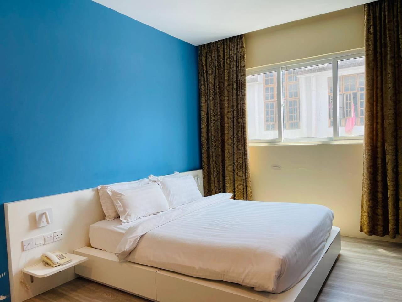 Penview Hotel Kuching Bagian luar foto