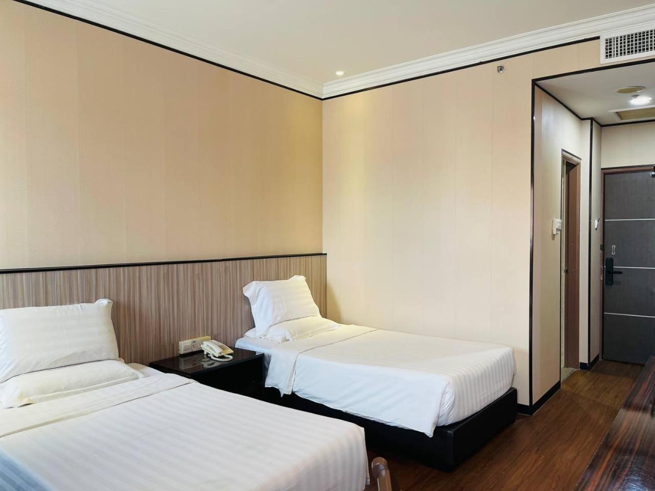 Penview Hotel Kuching Bagian luar foto