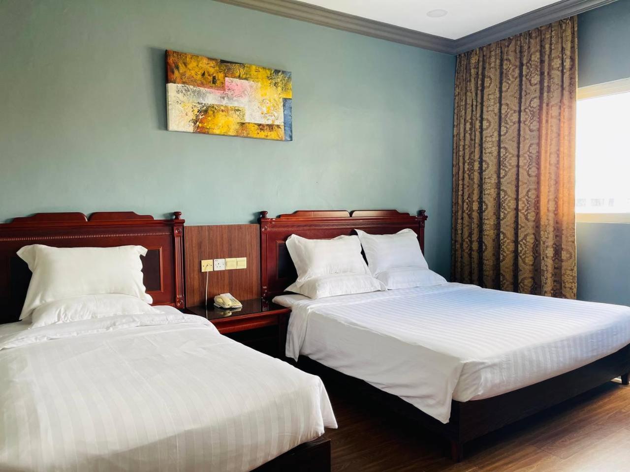 Penview Hotel Kuching Bagian luar foto