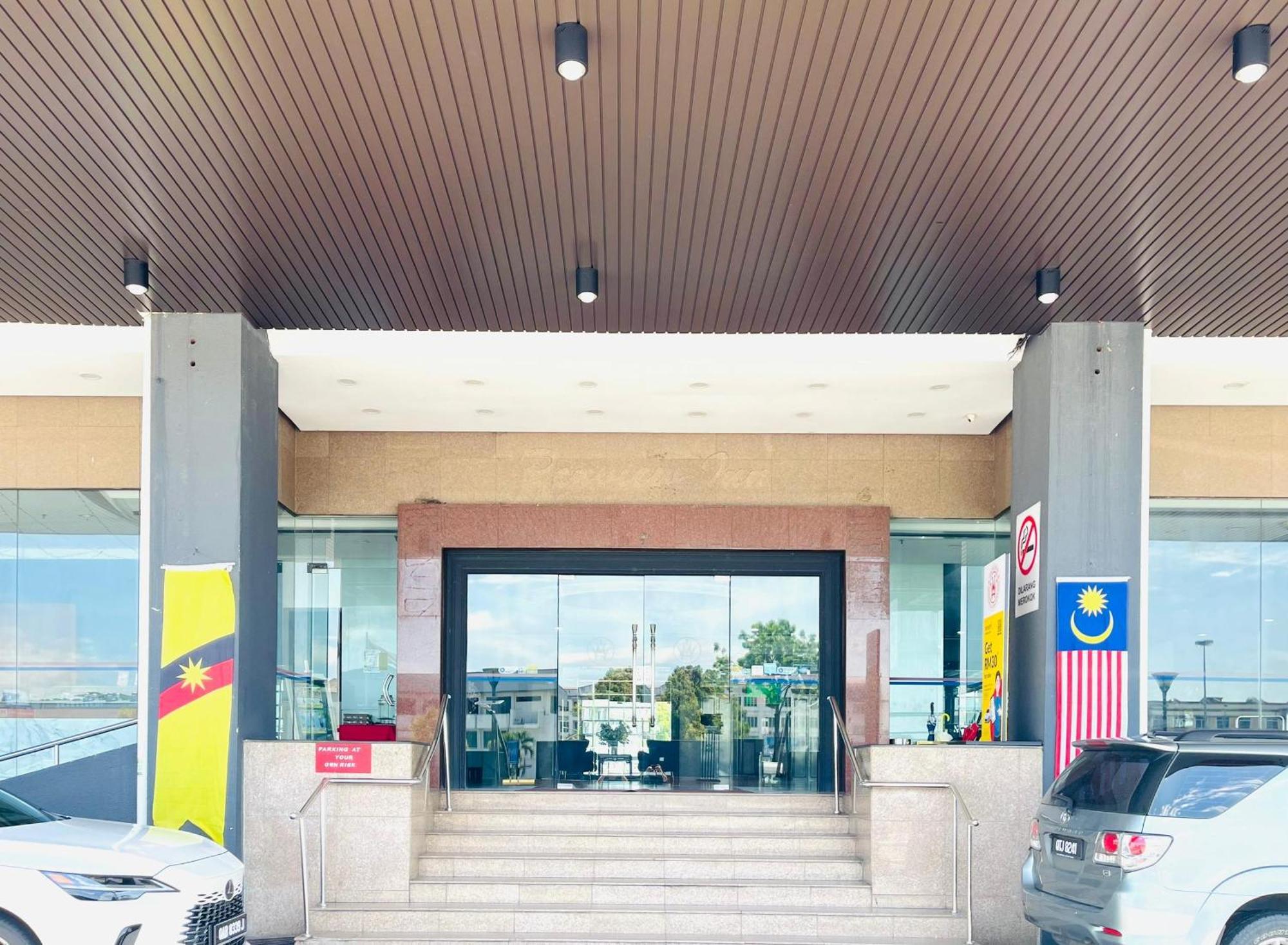 Penview Hotel Kuching Bagian luar foto