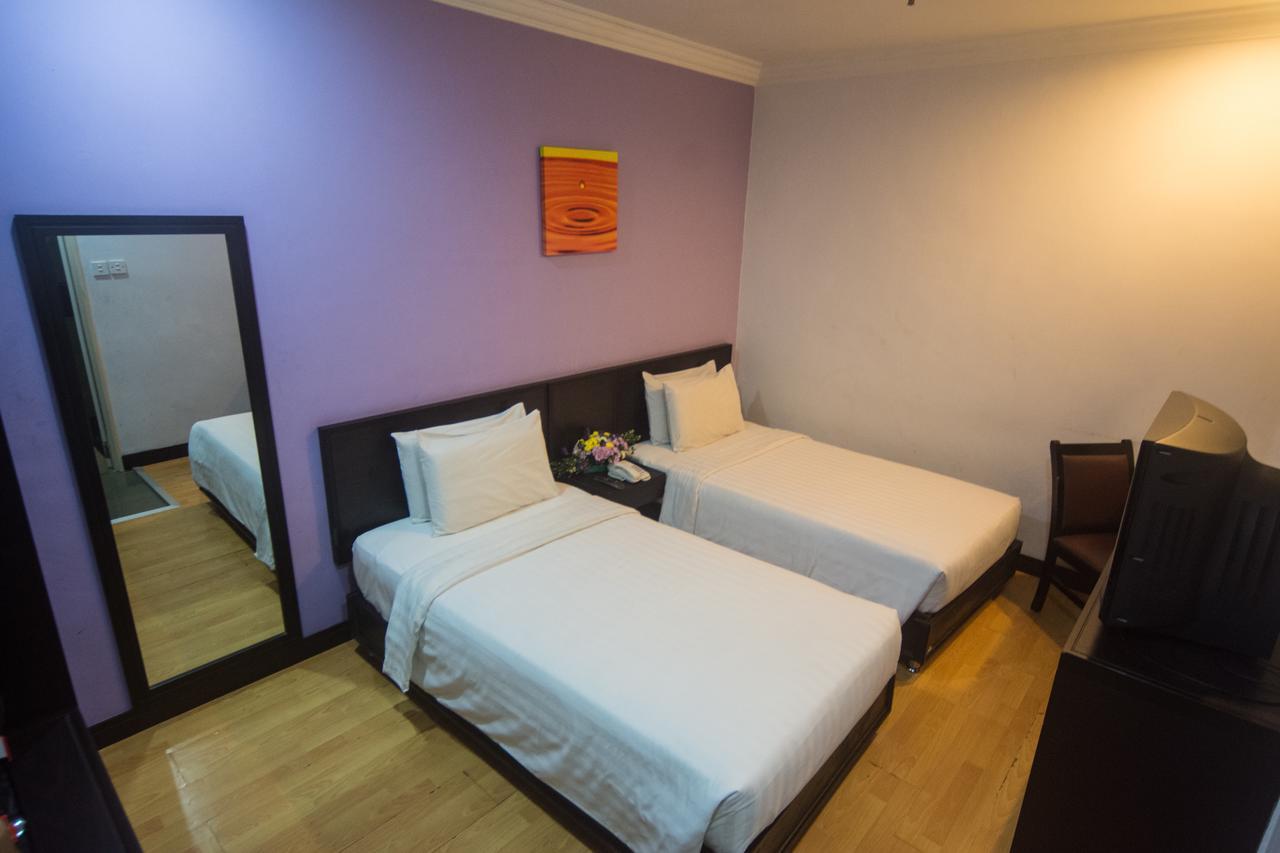 Penview Hotel Kuching Bagian luar foto