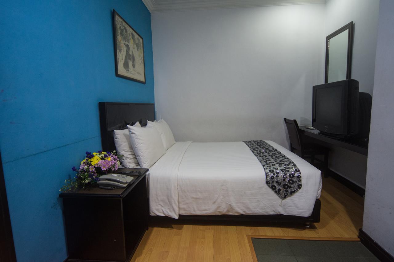 Penview Hotel Kuching Bagian luar foto