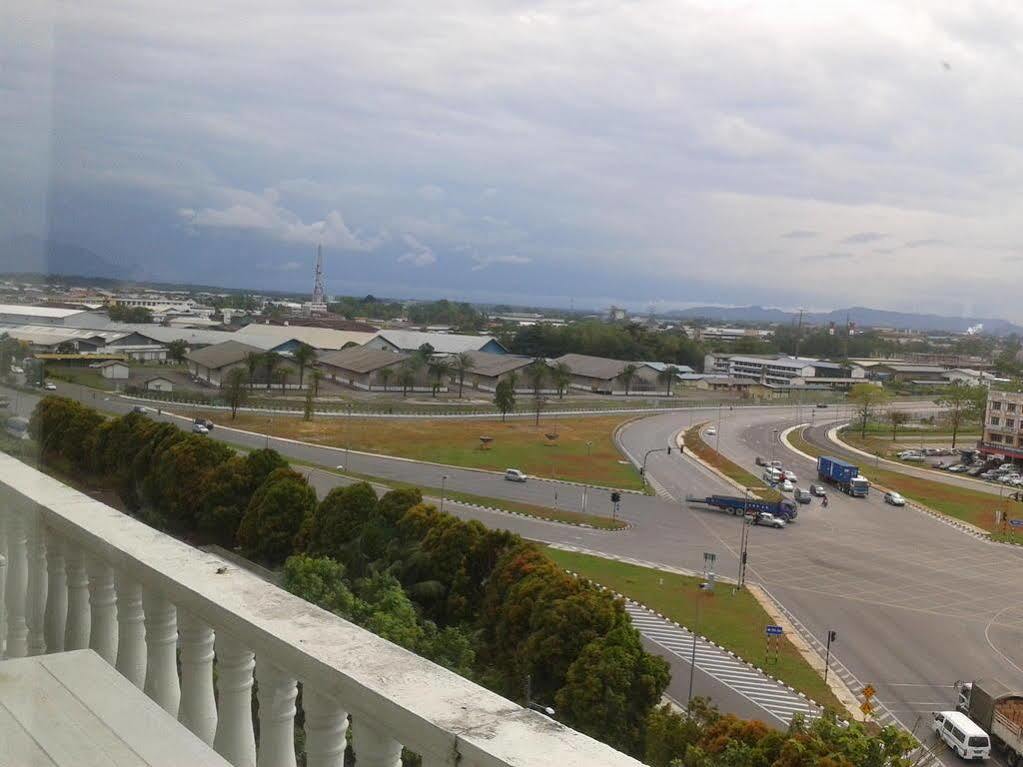 Penview Hotel Kuching Bagian luar foto