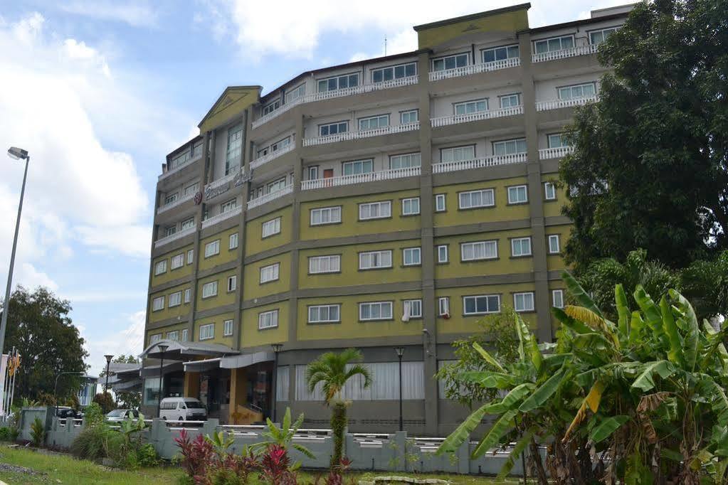 Penview Hotel Kuching Bagian luar foto